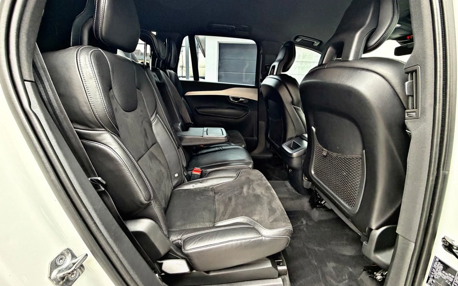 Notranja slika - Volvo XC90 - D5•R-DESIGN•7 SEDEŽEV•PILOT•LED•VIRTUAL•KOT NOV.. - 12