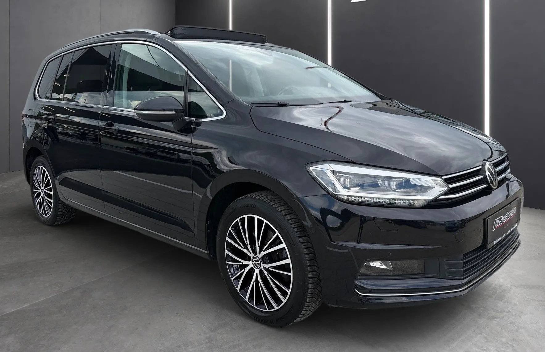Zunanja slika - VW Touran - 2.0 TDI BMT Highline DSG-7sedežev-Panorama-Masaža - 2