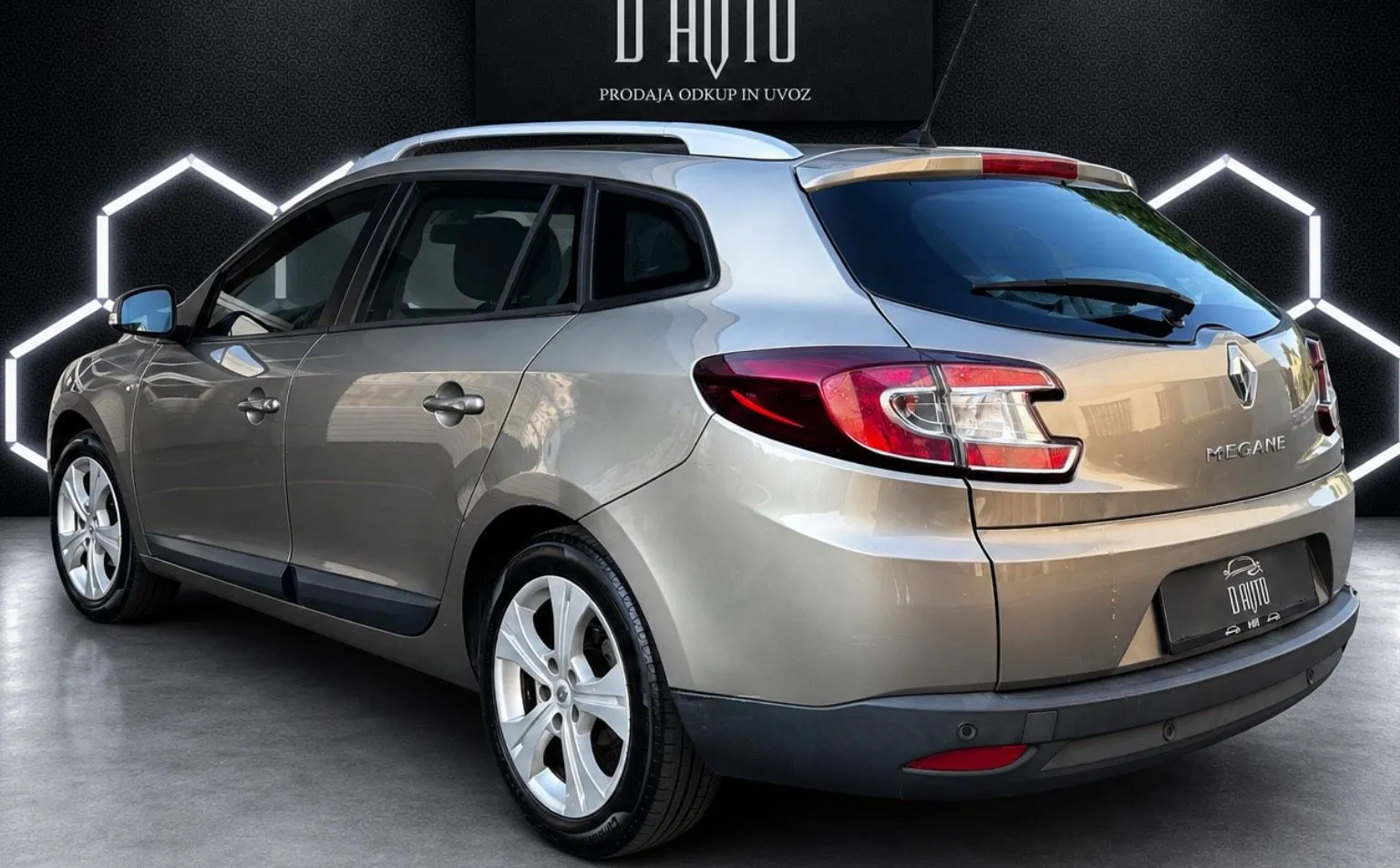 Zunanja slika - Renault Megane - Grandtour 1.5 dCi NAVI+TEMPOMAT+PDC... - 7