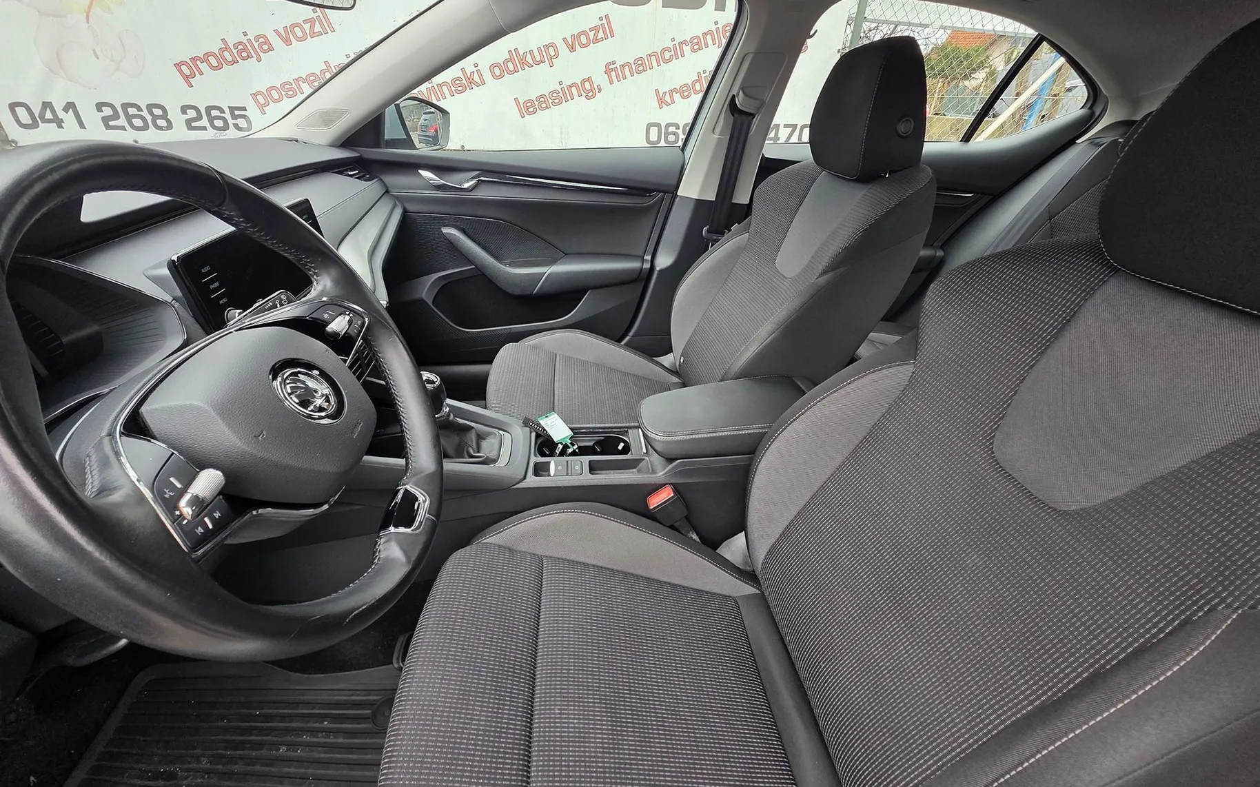 Zunanja slika - Škoda Octavia - 2.0 TDI LIMUZINA LED-ALU PLATIŠČA-ZASLON-PDC-1.LAS - 12