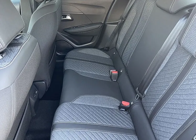 Zunanja slika - Peugeot 208 - ALLURE HIBRID 110 e-DCT6 €6.4 - DEMO - 7