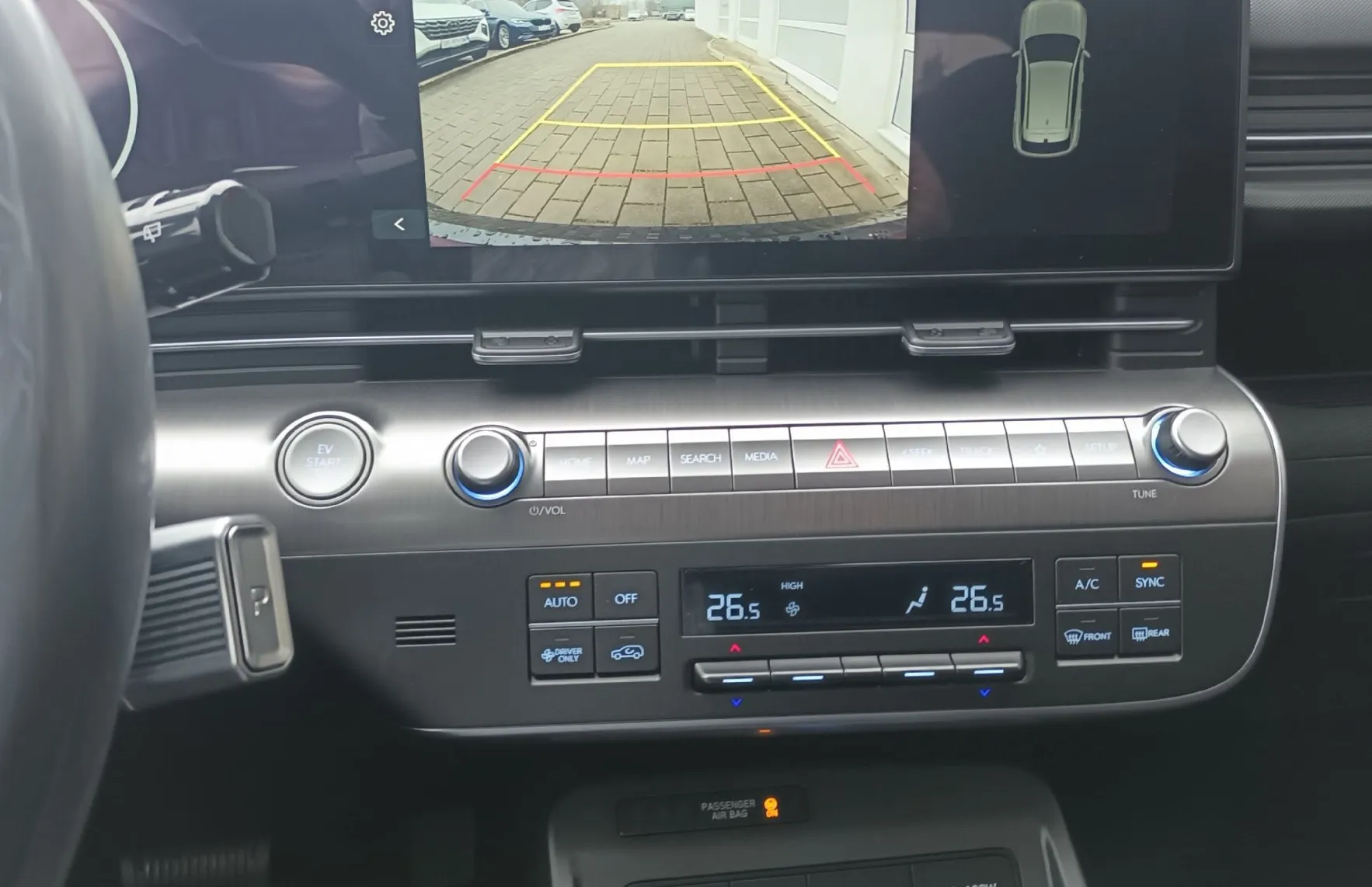 Zunanja slika - Hyundai Kona - BEV 48KWH PREMIUM   WINTER I.TOP.ČRP...... - 8