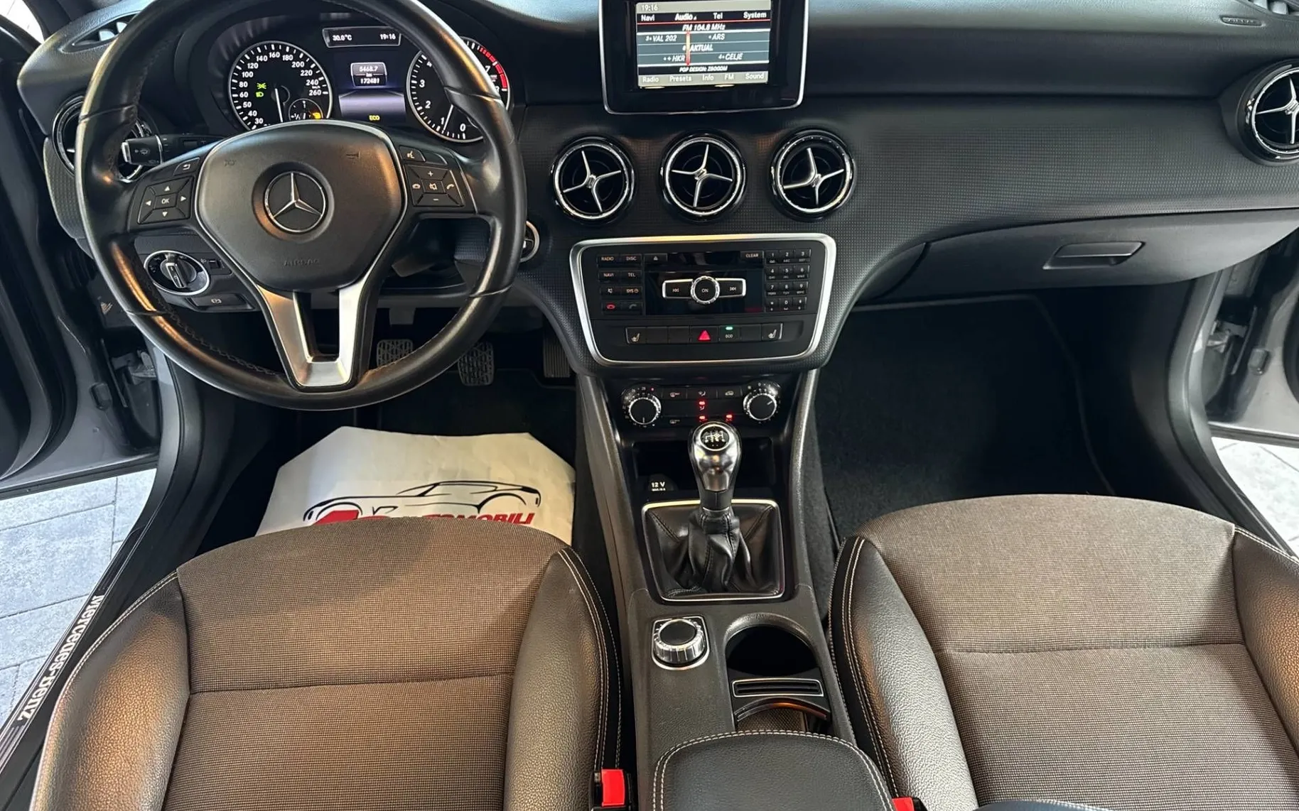 Notranja slika - Mercedes-Benz A-Razred - 180 -AMG SEDEŽI-KLIMA-ALU- - 11
