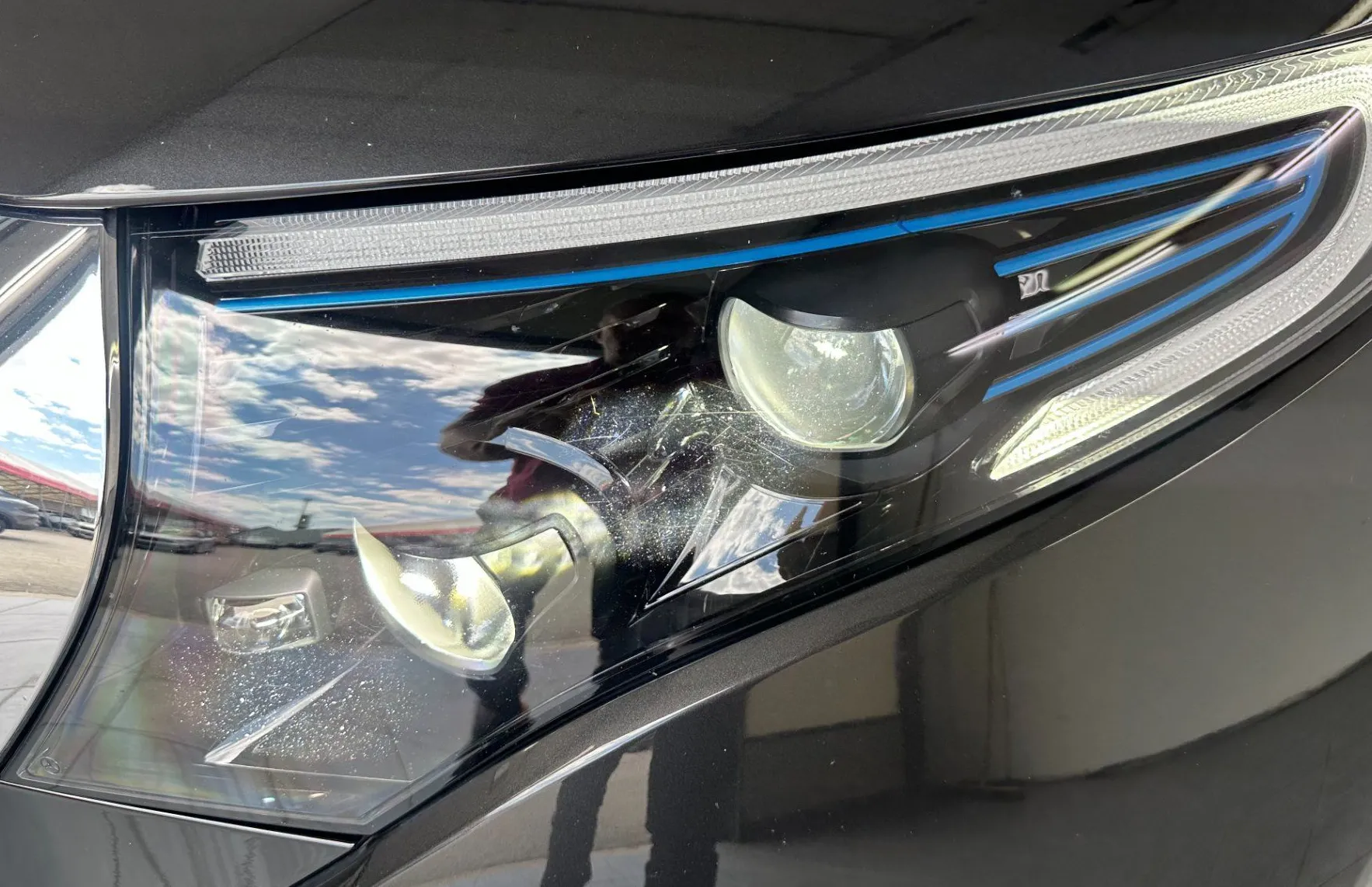 Zunanja slika - Mercedes-Benz EQC - 400 4MATIC.NEMŠKI+4ALU.KAMERA.KLJUKA.LED.ACC.USNJE - 5