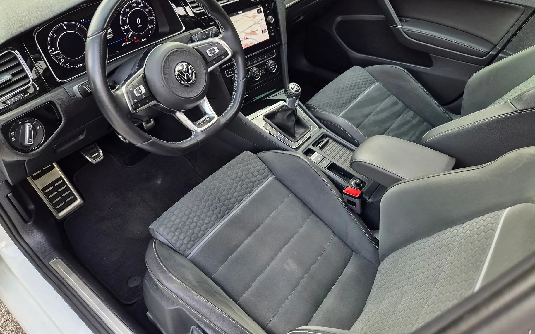 Zunanja slika - VW Golf - 2.0GTD-VIRTUAL-PANORAMA-ACC-SPORT MODE-18COL-2XPDC - 5