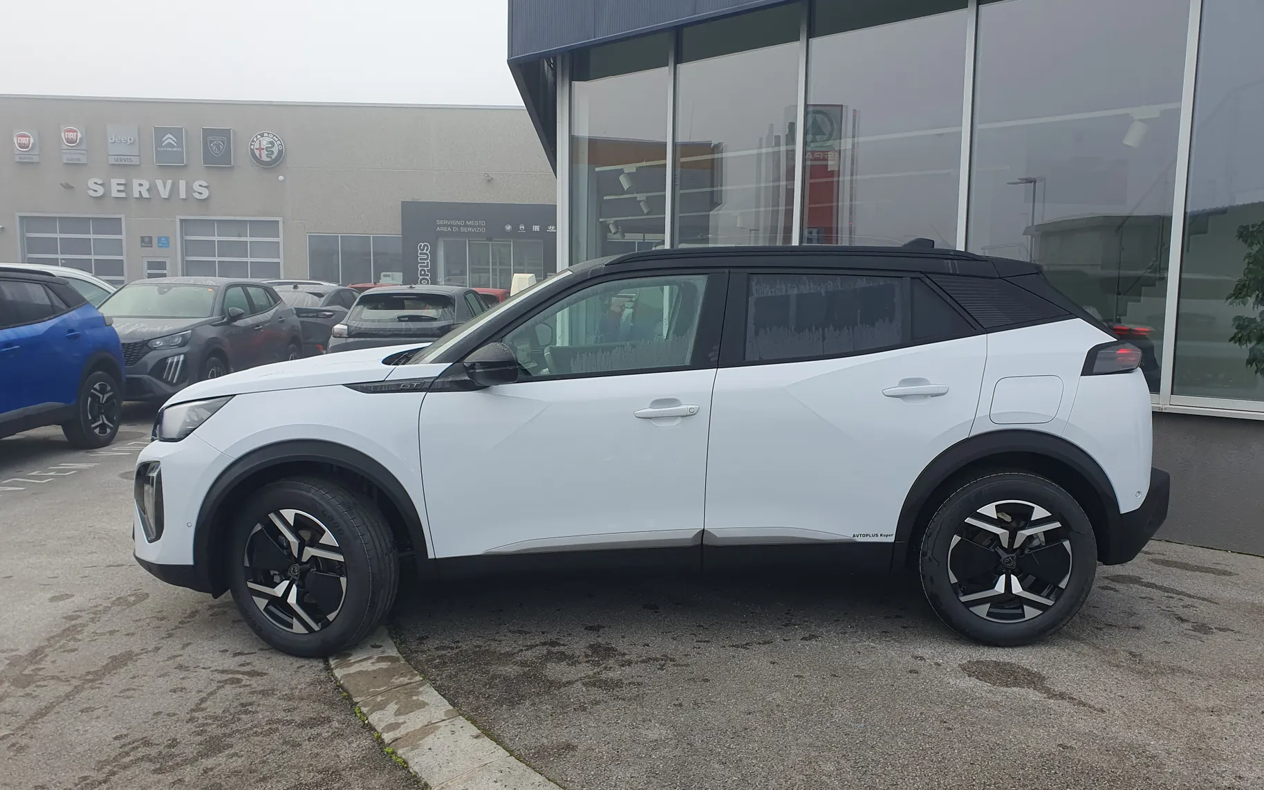 Zunanja slika - Peugeot 2008 - GT HIBRID 145 - 3