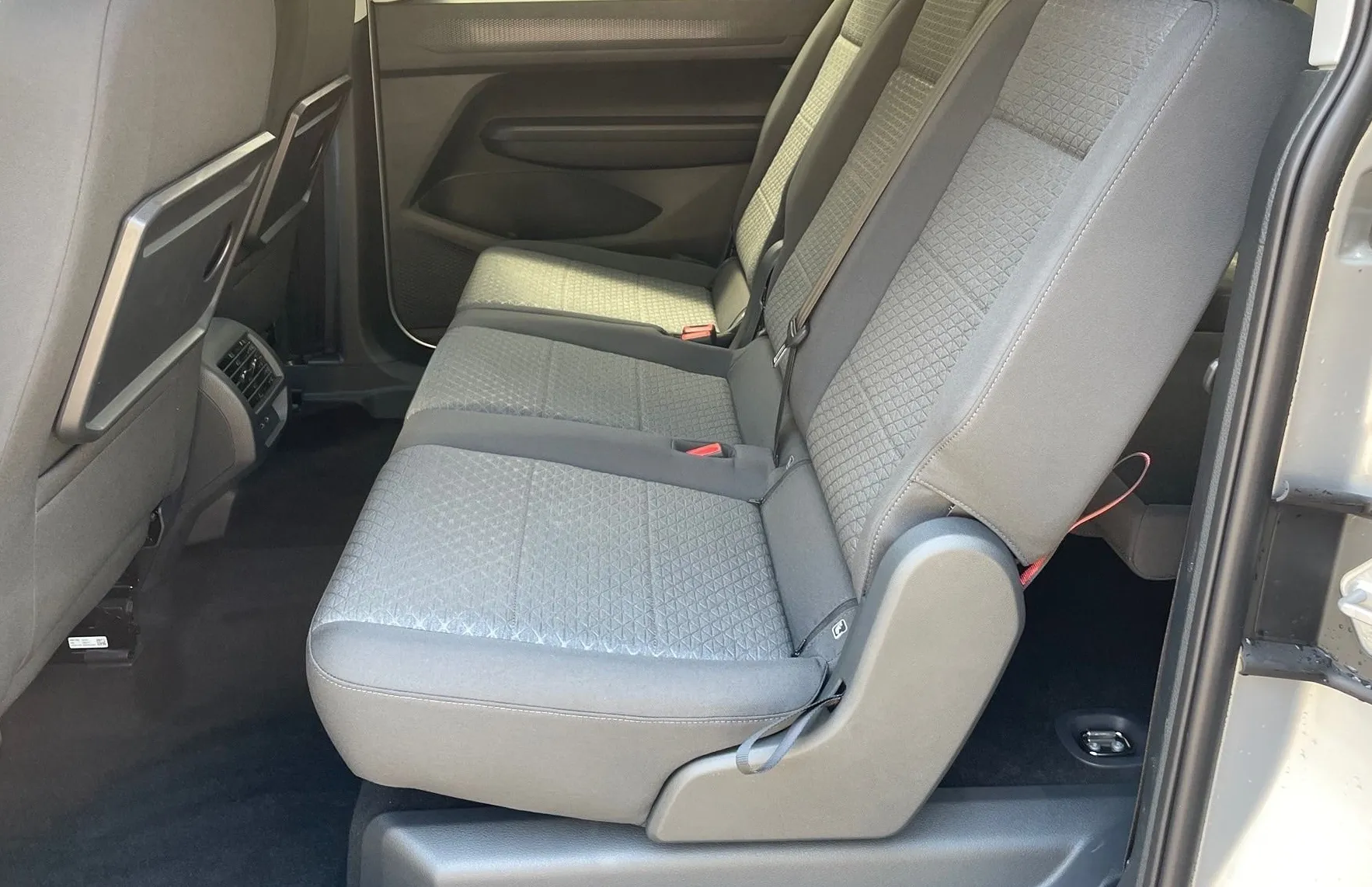 Zunanja slika - Ford Tourneo Connect - TITANIUM 1.5 EcoBoost 115KM A7 L2 7 SEDEŽI - 12