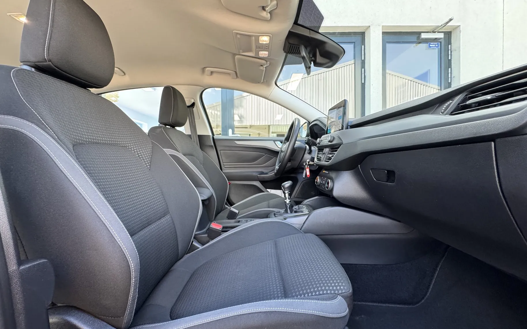 Zunanja slika - Ford Focus - 1.0 ECOBOOST 125KM CONNECTED FULL LED ZIMSKI PAKET - 12