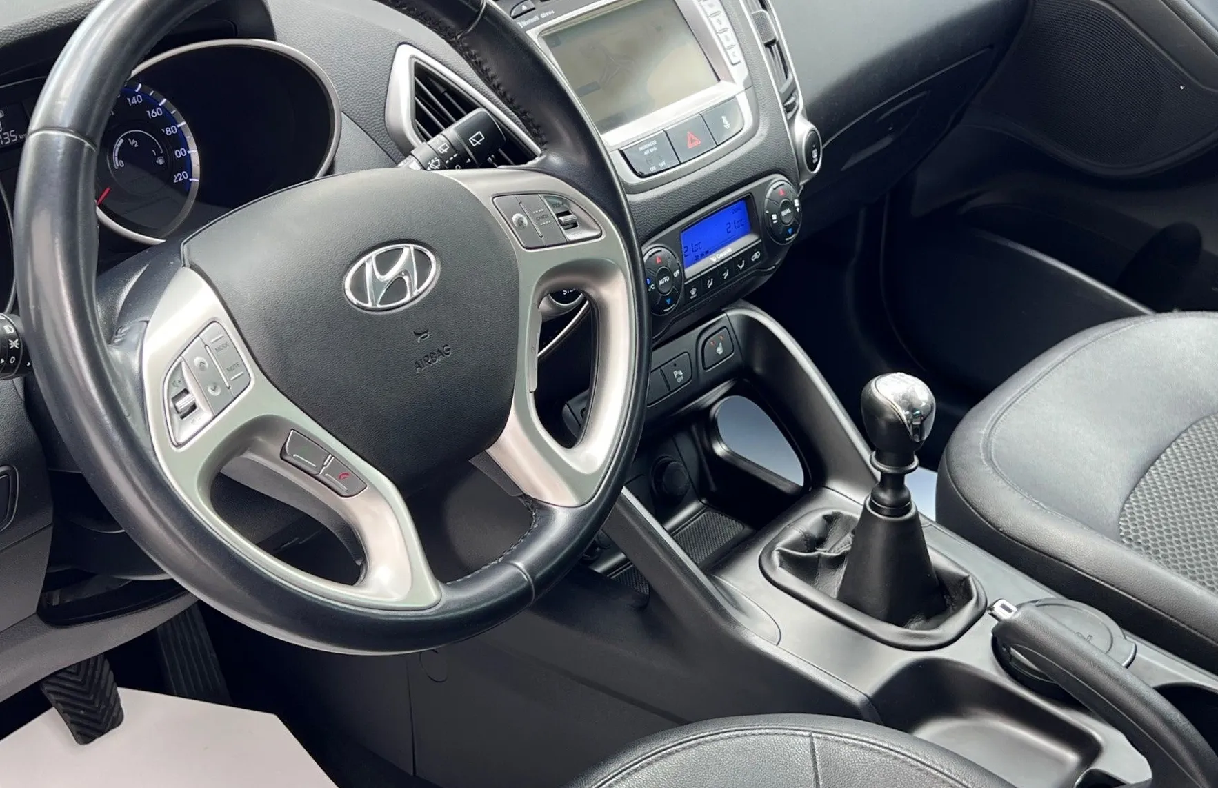 Zunanja slika - Hyundai ix35 - 4WD 2.0 CRDi+1.LAST+SLO+NAVI+R.KAMERA... - 11
