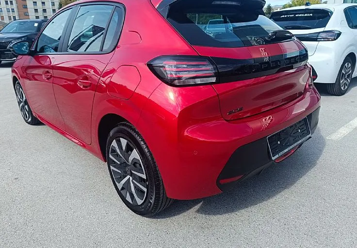 Zunanja slika - Peugeot 208 - 1.2 PureTech 100 S&S Active-NAVI-GRETJE SEDEŽEV - 4