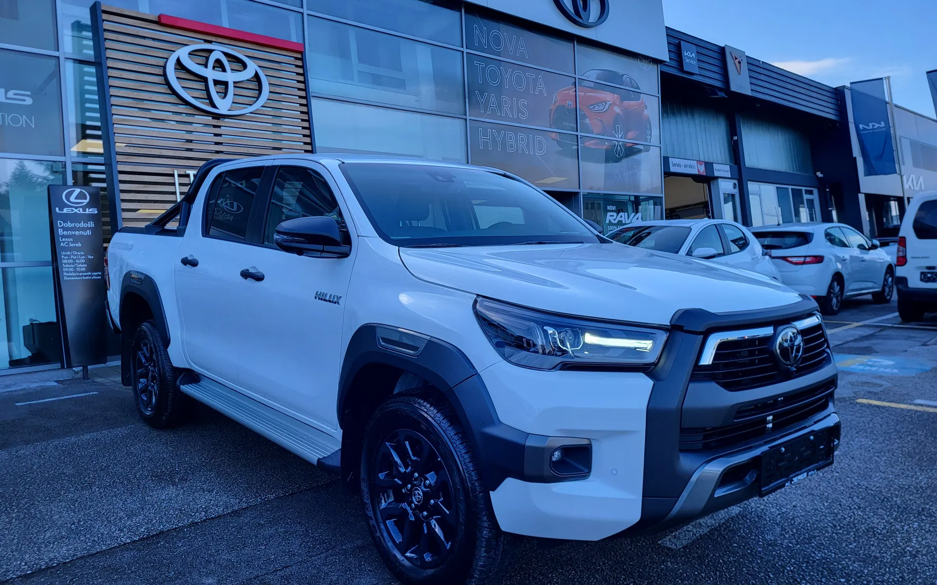 Zunanja slika - Toyota Hilux - 2.8 D-4D Invincible Automatic - 17