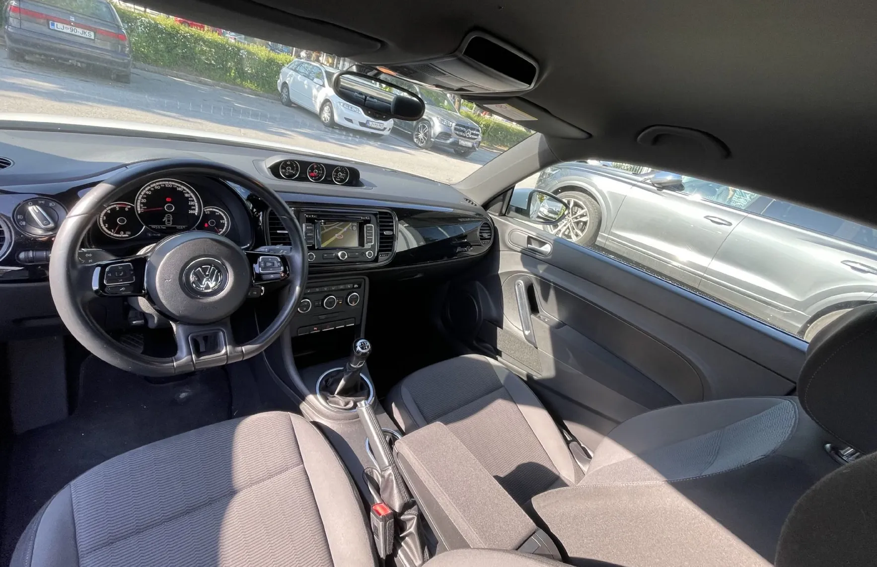 Zunanja slika - VW Beetle - NAVIGACIJA-TEMPOMAT-PARK SENZORJI-MULTIFUNKCIJA - 6