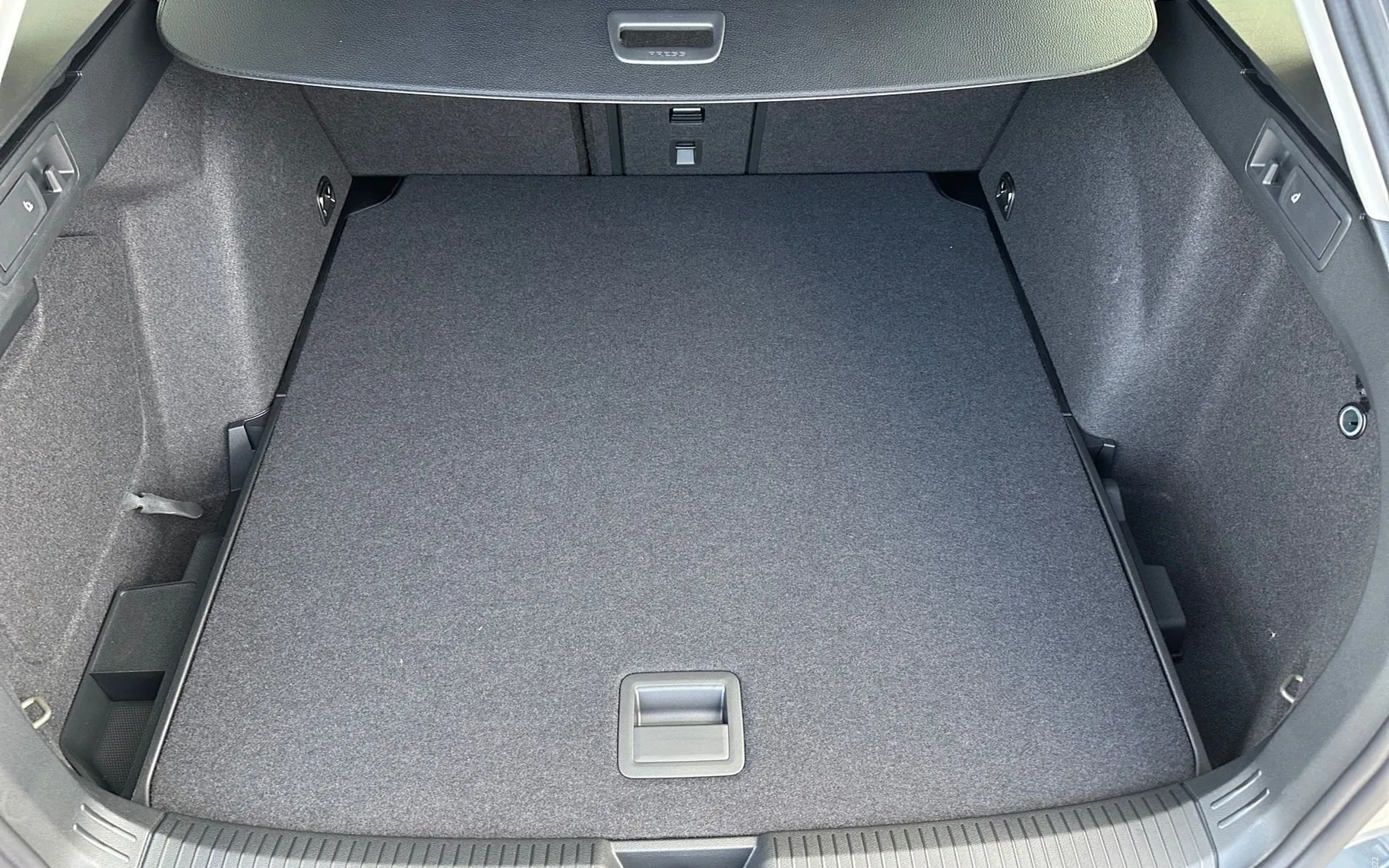 Notranja slika - Volkswagen Golf Variant - 1.5 eTSI 4All DSG... - 12