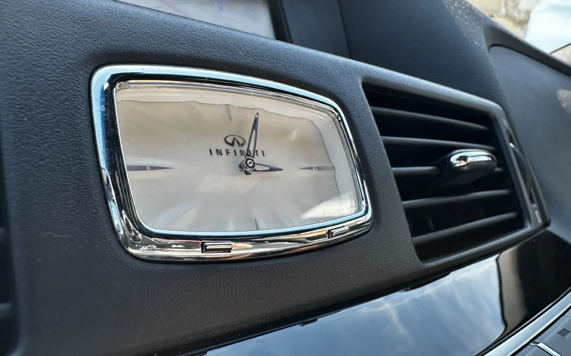 Zunanja slika - Infiniti Q70 - 2.2d Sport Tech Aut. - 14