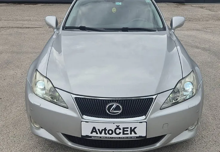 Zunanja slika - Lexus IS - 220d + BREZ POLOGA + XENON + 2XPDC - 2
