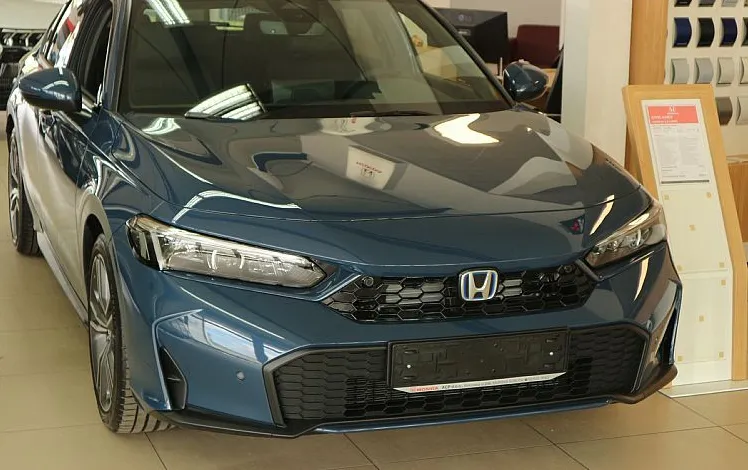 Zunanja slika - Honda Civic - 2.0 Hibrid MY26 Advance CVT - 3