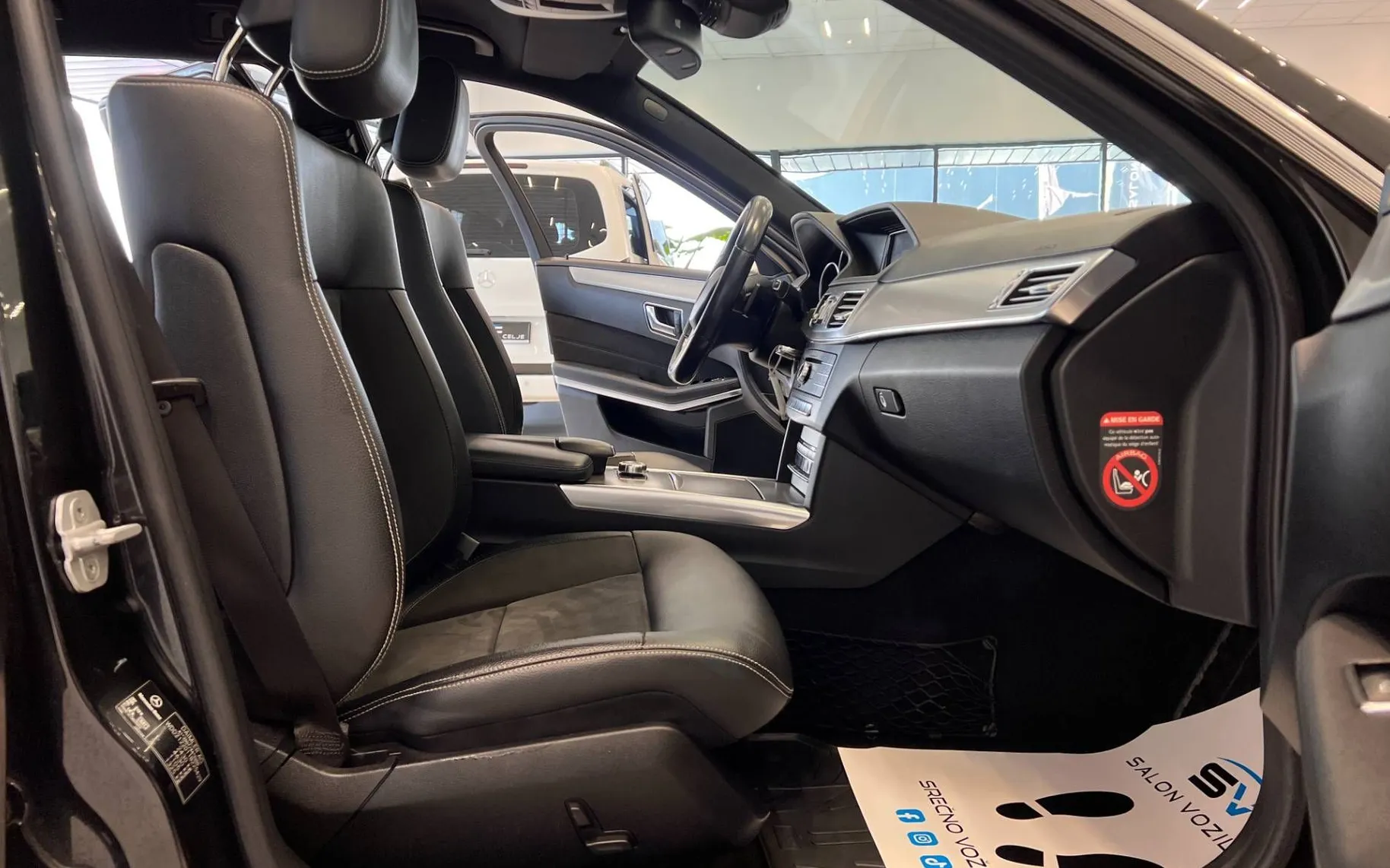Zunanja slika - Mercedes-Benz E-Razred - E 220 BlueTEC-170KM-AMG-ZRAK-FULL-LED-NAVI-PRIKL.. - 9