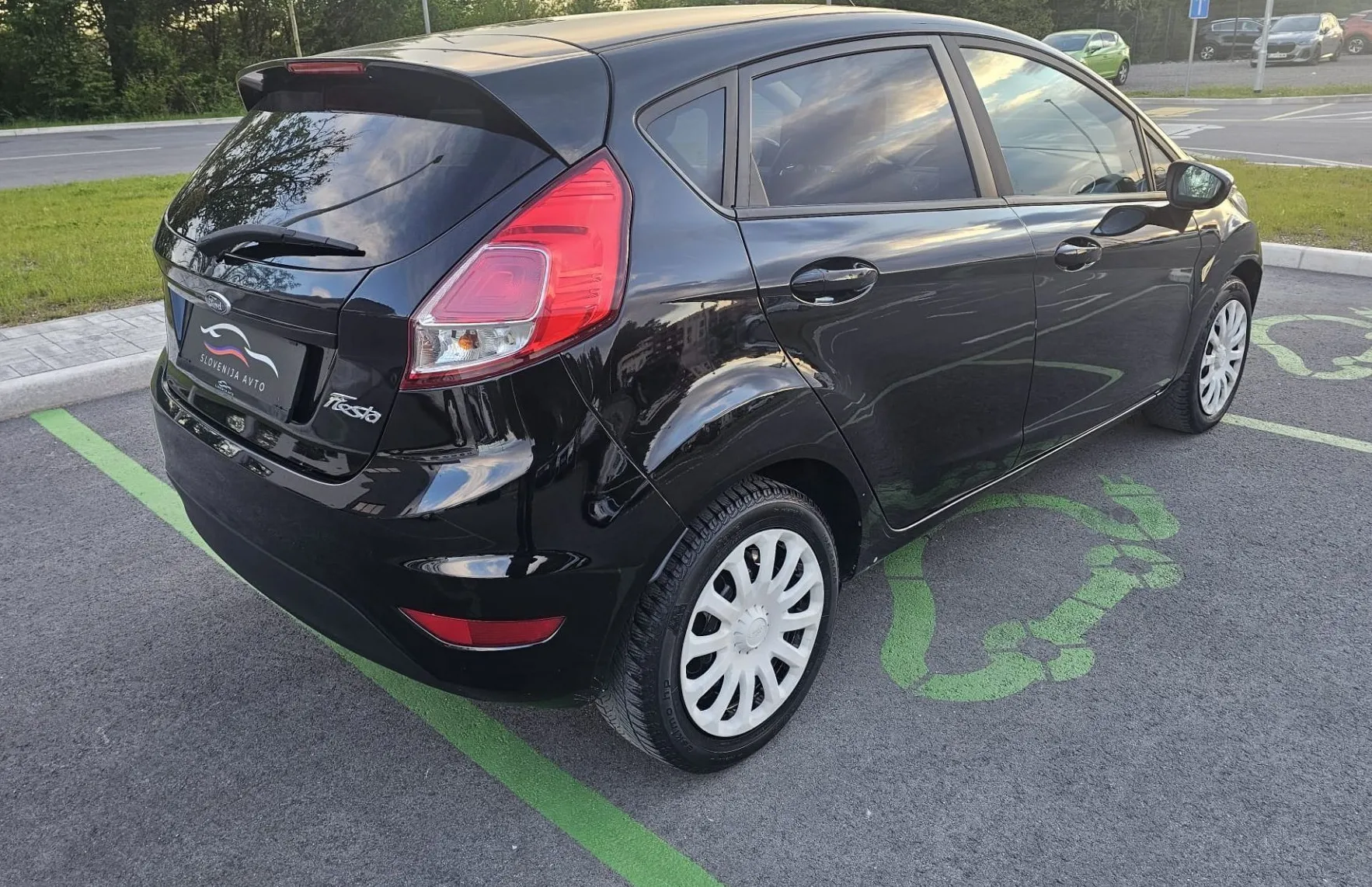 Zunanja slika - Ford Fiesta - 1.4 Trend|SLO|multifunkcija|AVTOklima|bluetooth|US - 6