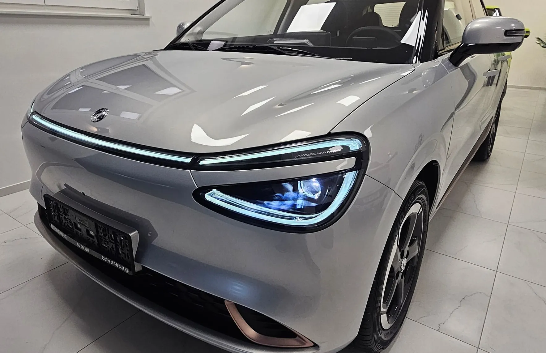 Zunanja slika - Dongfeng Box - 42.3 kWh 70 kW- SILVER- - 5