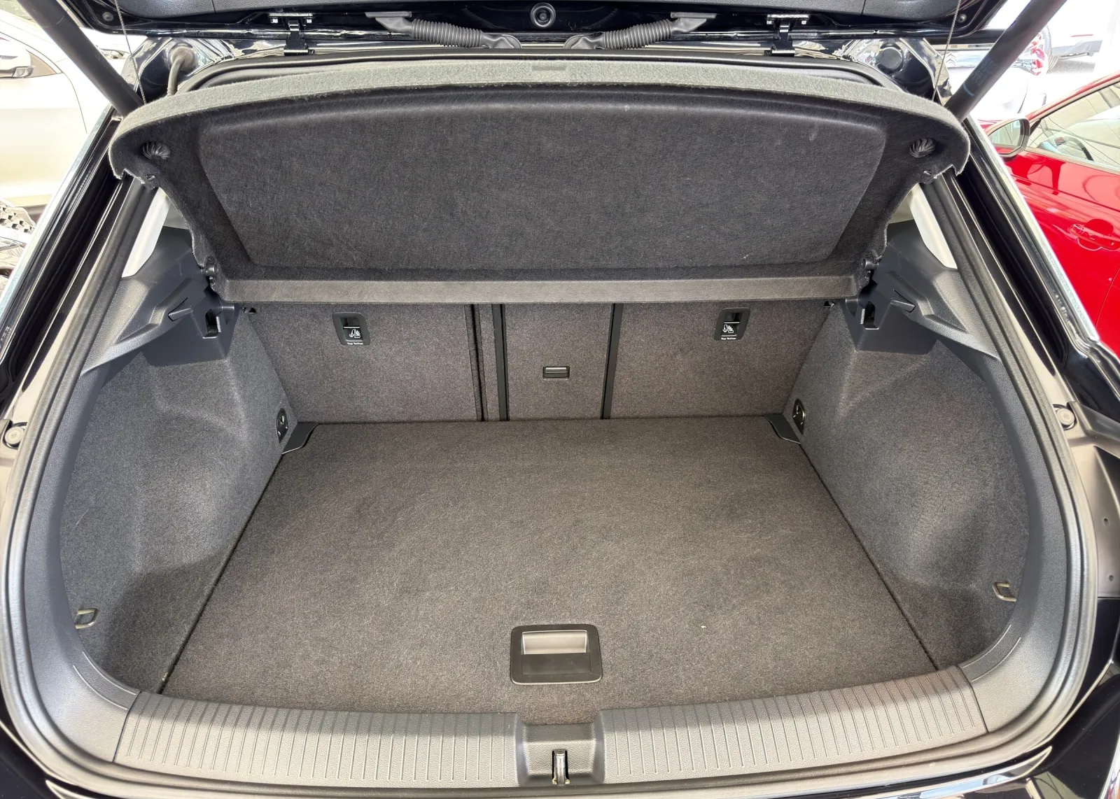 Zunanja slika - Volkswagen T-Roc - 1,6 TDI BMT - 16