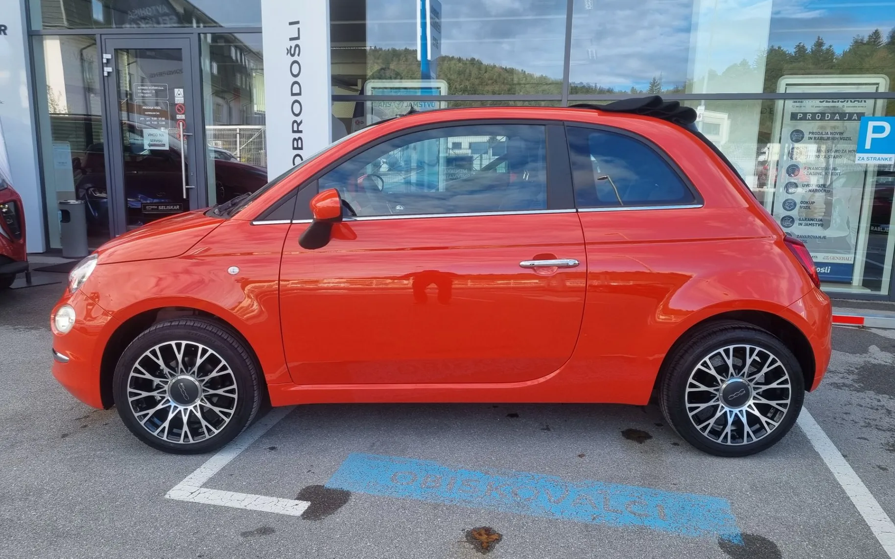 Zunanja slika - Fiat 500C - 500 1.0 MHEV Dolcevita  - SAMO 4.992km - CABRIO - 5