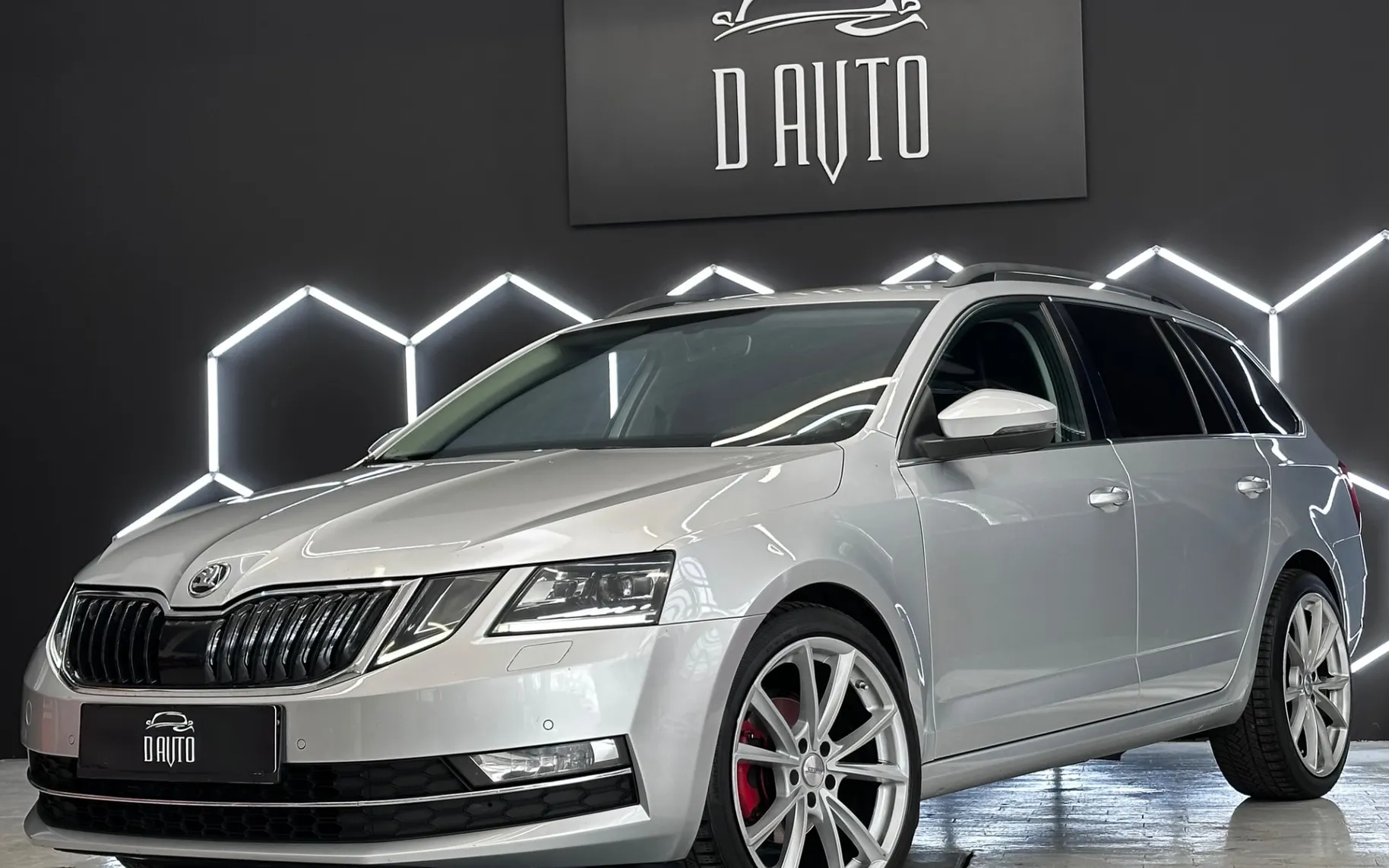 Zunanja slika - Škoda Octavia - 2.0 TDI DSG 110 kW-LED-NAVI-KLJUKA-AMBIENT-ACC... - 1