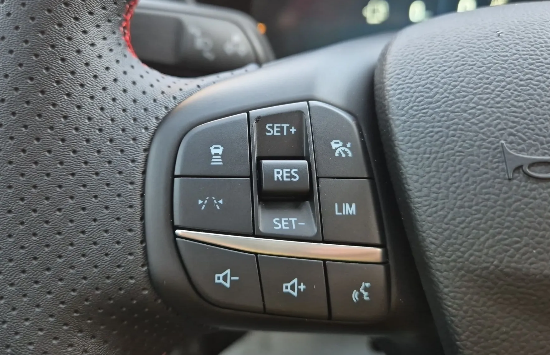 Zunanja slika - Ford Kuga - ST-Line X 1.5 EcoBoost 186PS A8-NA ZALOGI - 20