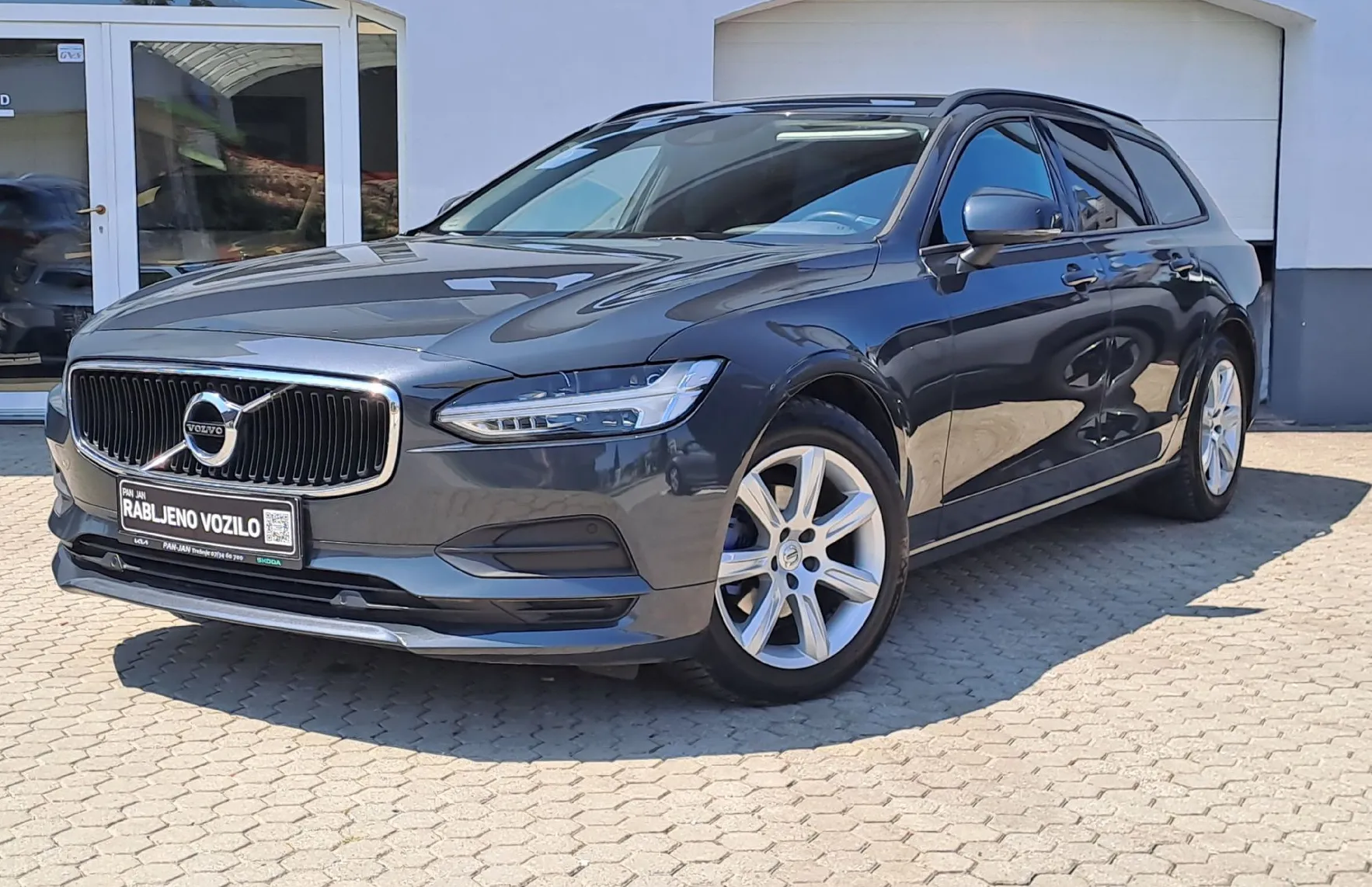 Zunanja slika - Volvo V90 - D3 Kinetic - 1