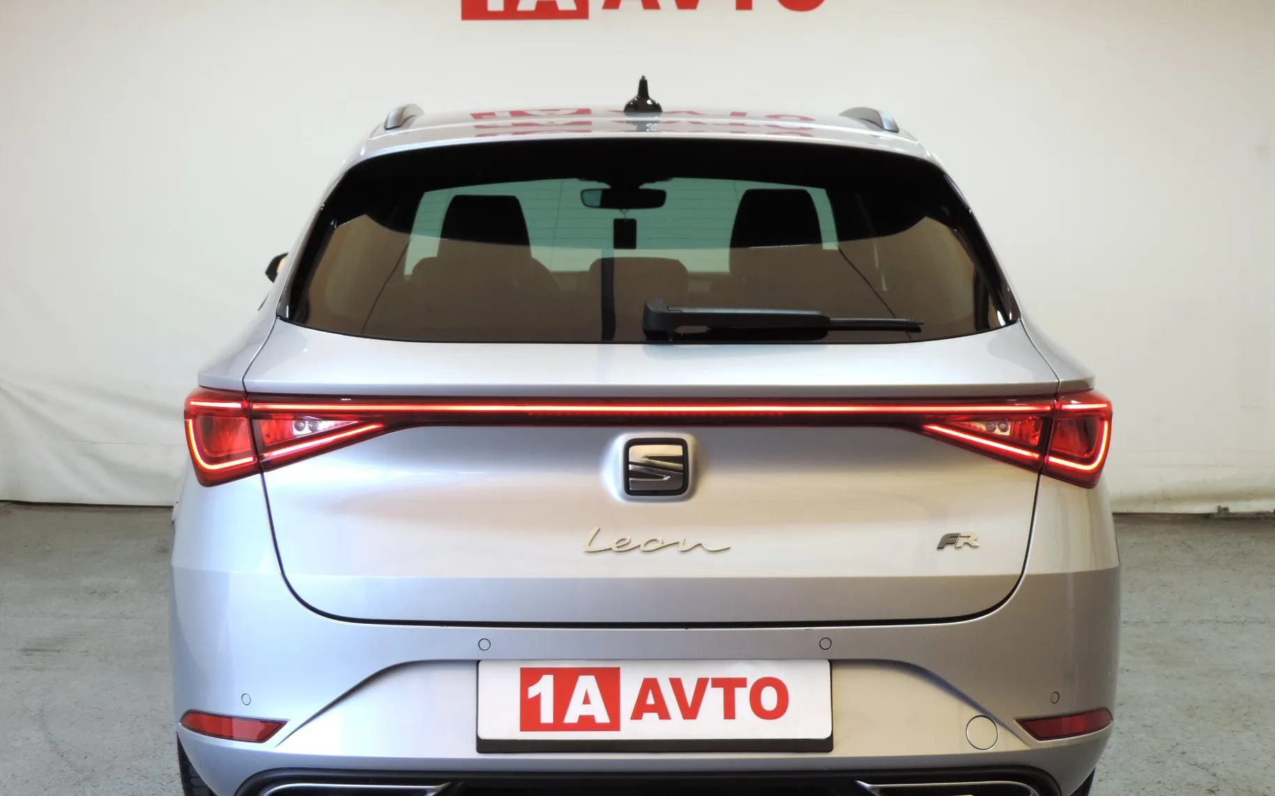 Zunanja slika - Seat Leon - ST 2.0 TDI FR DSG ACC-LED-MRTVI KOTI-MEMORY - 10