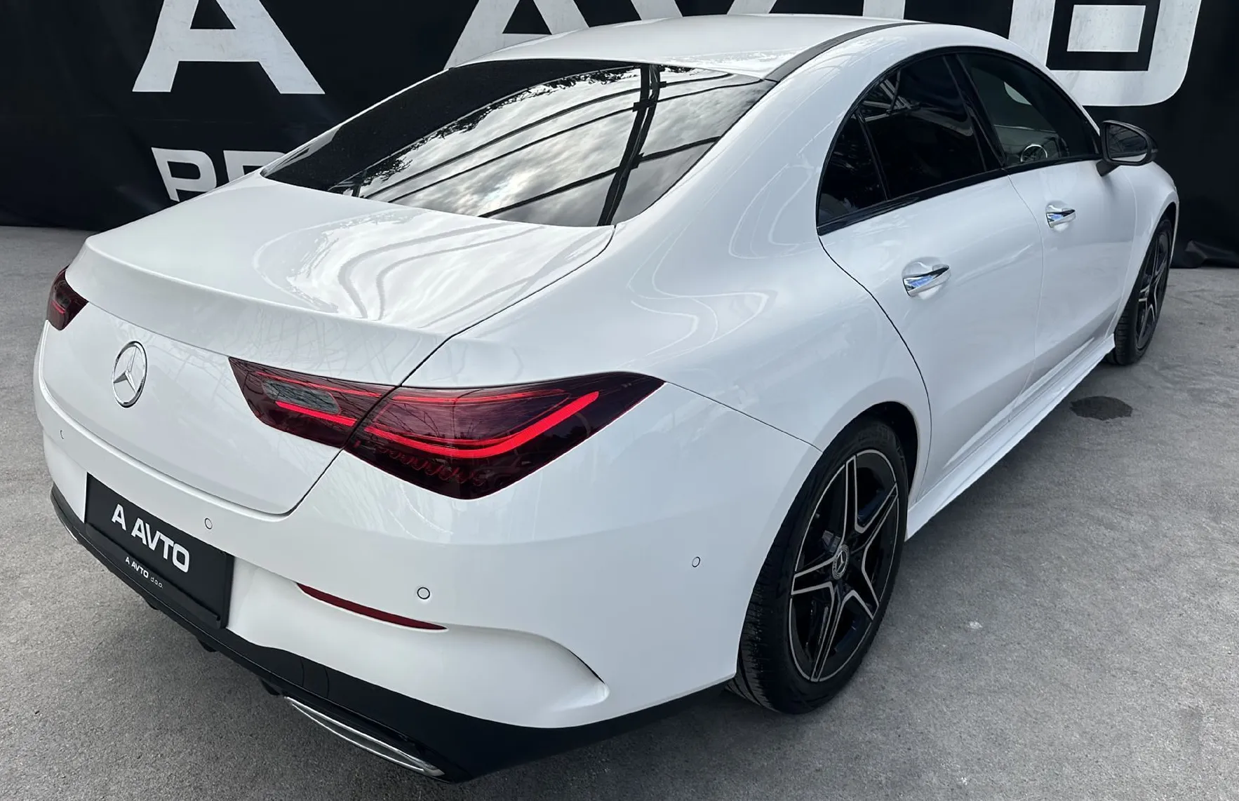 Zunanja slika - Mercedes-Benz CLA-Razred - 200d AVT. AMG-NIGHT-KEYLESS-KAMERA-PDC-NAVI-18COL - 6