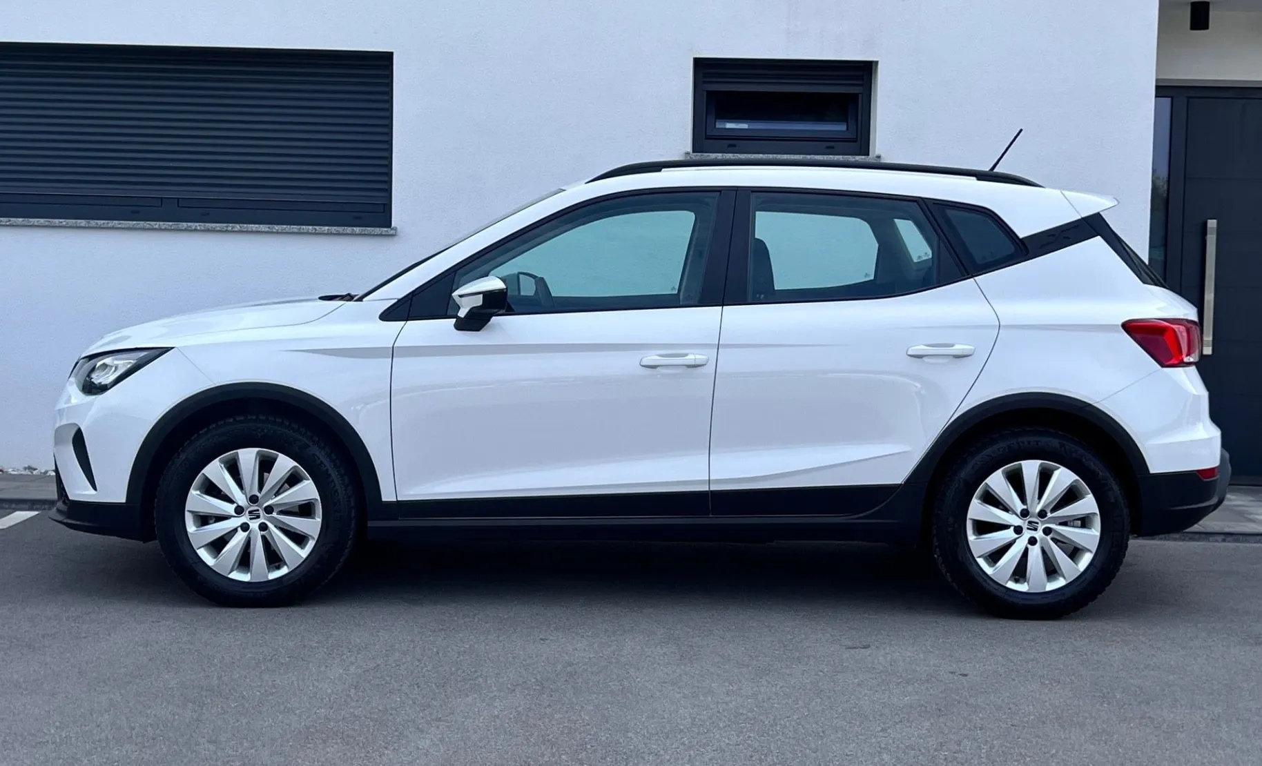 Zunanja slika - Seat Arona - 1.0 TSI+1. LAST+SLO+ALU+TEMP+110KM - 4