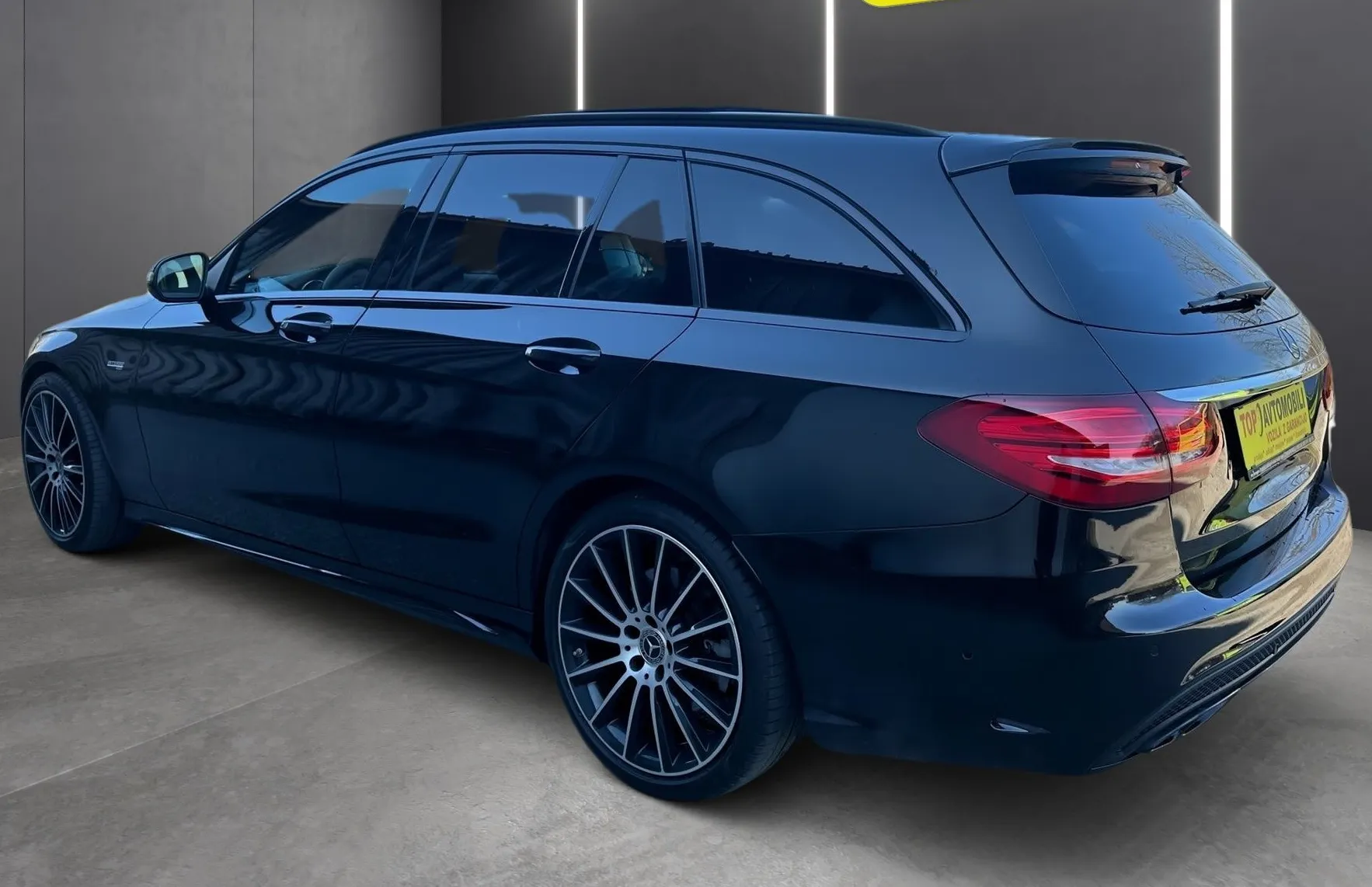 Zunanja slika - Mercedes-Benz C-Razred - 43 AMG 4MATIC MULTIBEAM PANO NAVI PDC 360 KAM TOP - 4