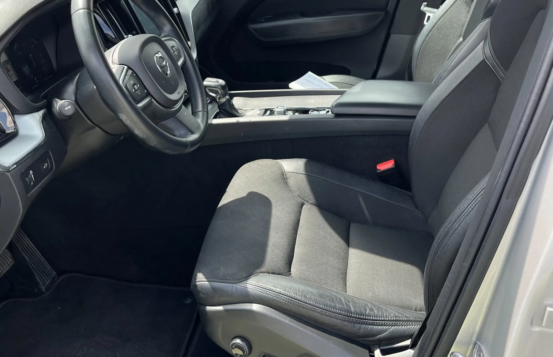 Zunanja slika - Volvo XC60 - D4 AWD Momentum Avt. LED.NAVI.ACC.2XPDC.VZR KAM - 13