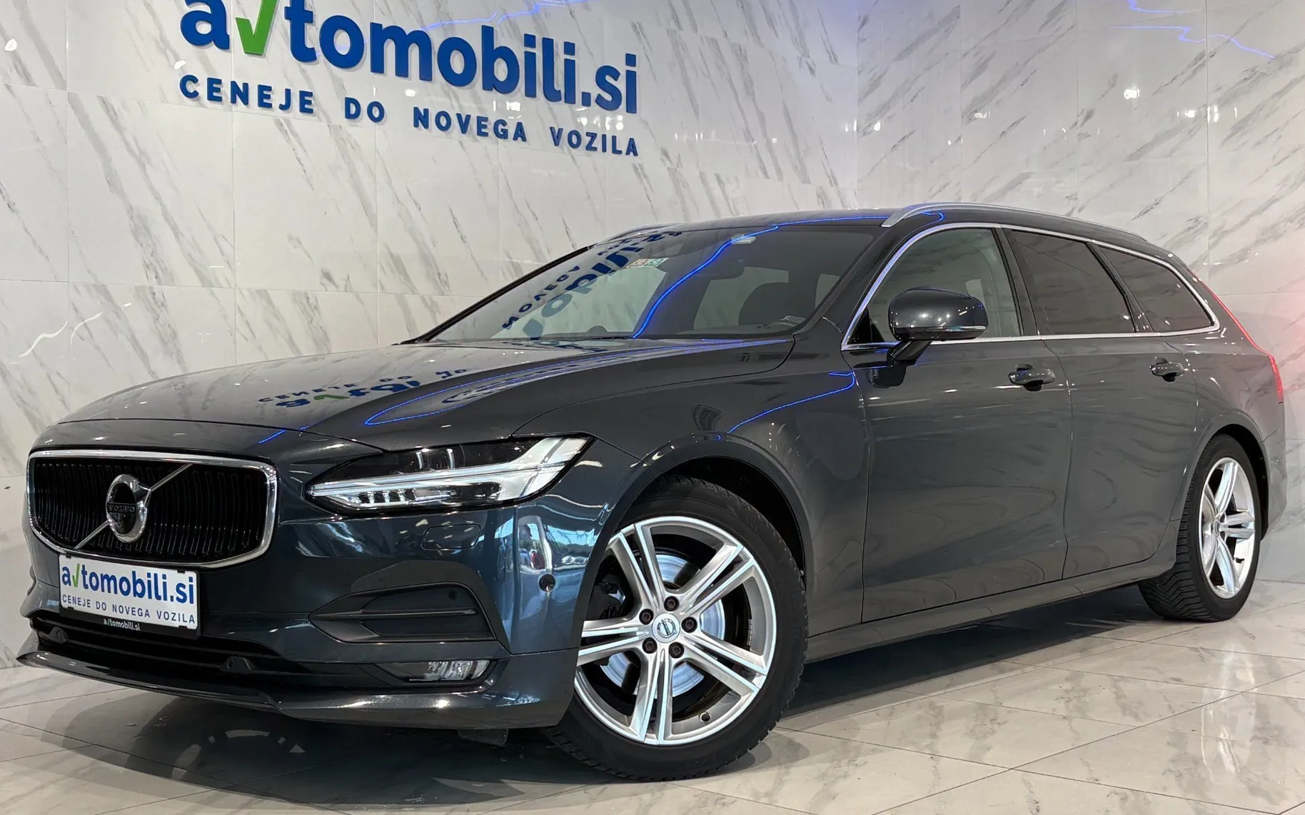 Zunanja slika - Volvo V90 - D4 Momentum |ACC|360Kamera|BowersWilkins|Kljuka|.. - 1