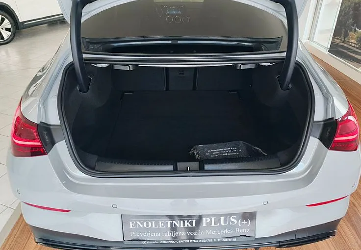Zunanja slika - Mercedes-Benz CLA-Razred - 200 AMG PRO ALPINE BLACK-KAM-DAB-19 COL-LED-VIDEO - 6