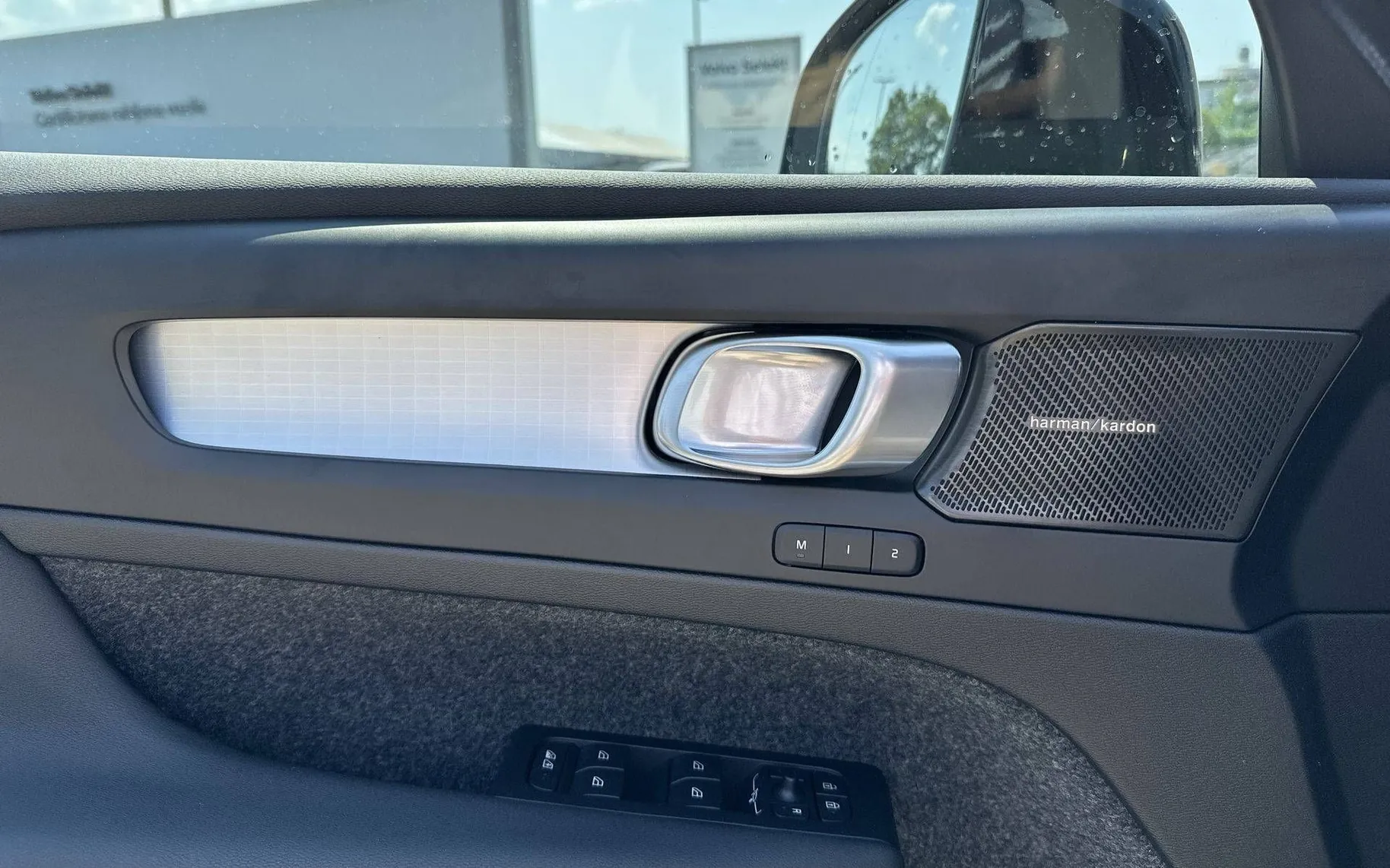 Notranja slika - Volvo XC40 - B3 P Plus Dark Avt. - 13