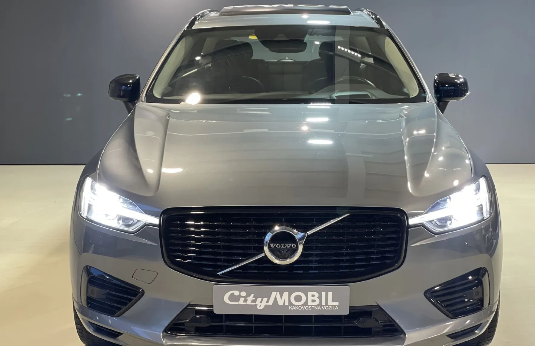 Zunanja slika - Volvo XC60 - T8-R DESIGN-PANO-NAVI-ZRAČNO-RADAR-360KAMERA-LED - 2