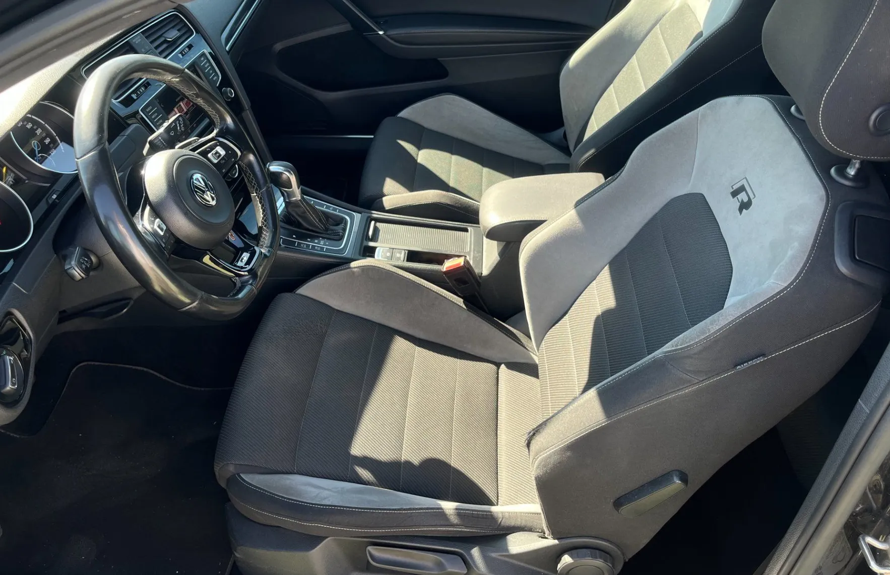 Zunanja slika - Volkswagen Golf - R 4motion BMT DSG - 11