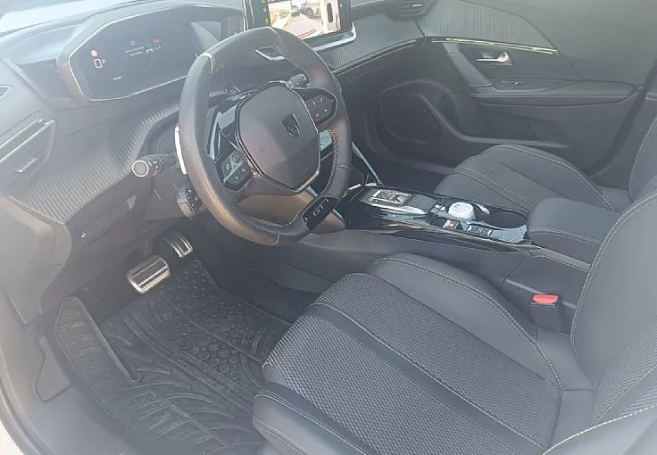 Zunanja slika - Peugeot 2008 - 1.2 PureTech 130 S S GT Avt.-SLO AVTO-1 LASTNIK - 6