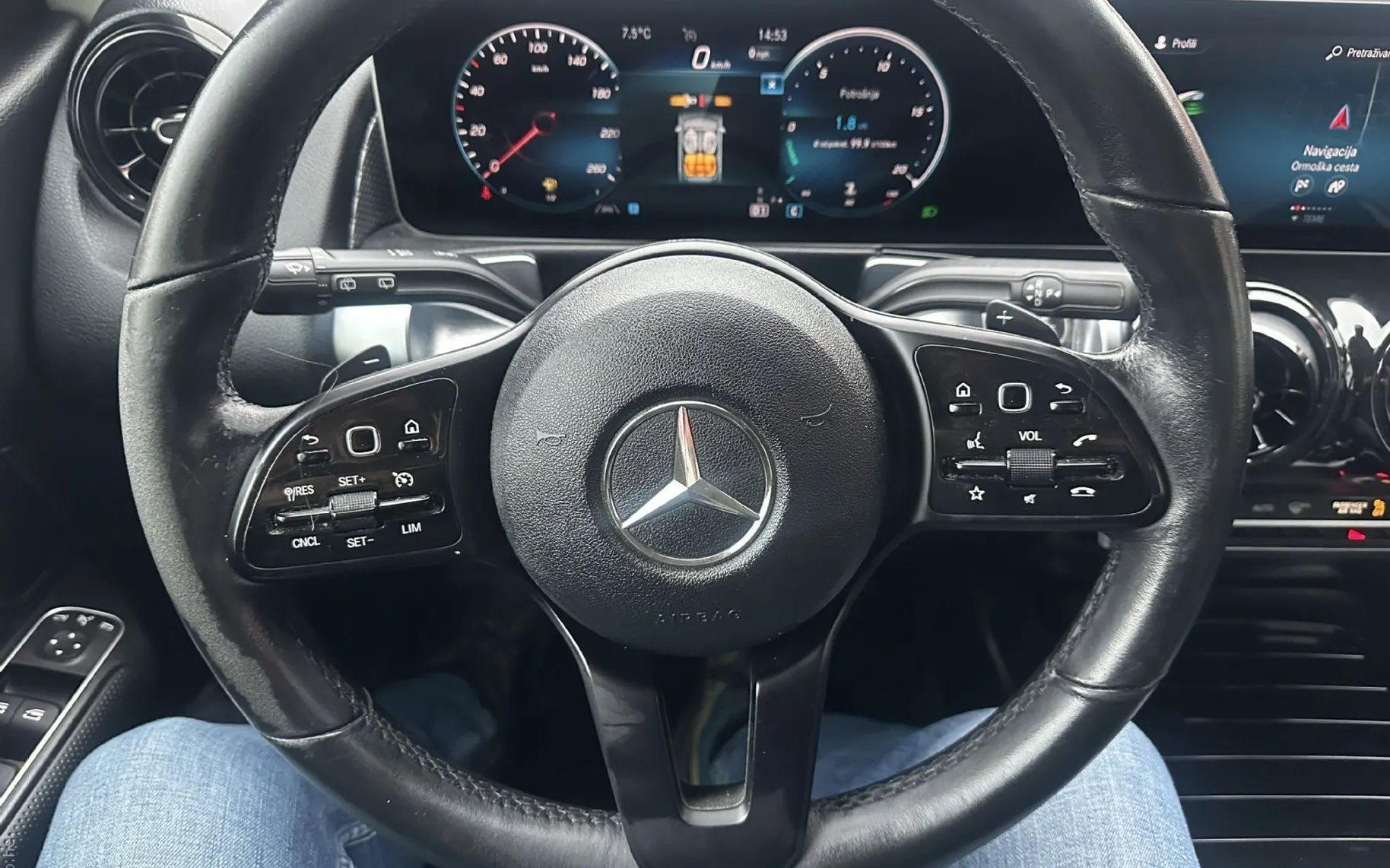 Zunanja slika - Mercedes-Benz GLB-Razred - GLB 200 d.KAMERA.USNJE.ACC.LED.NAVI.SAMO 137.000KM - 10