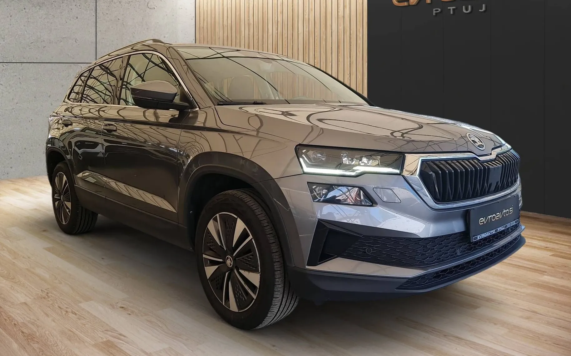 Zunanja slika - Škoda Karoq - 2.0 TDI Style•1. lastnik Slovensko poreklo... - 6