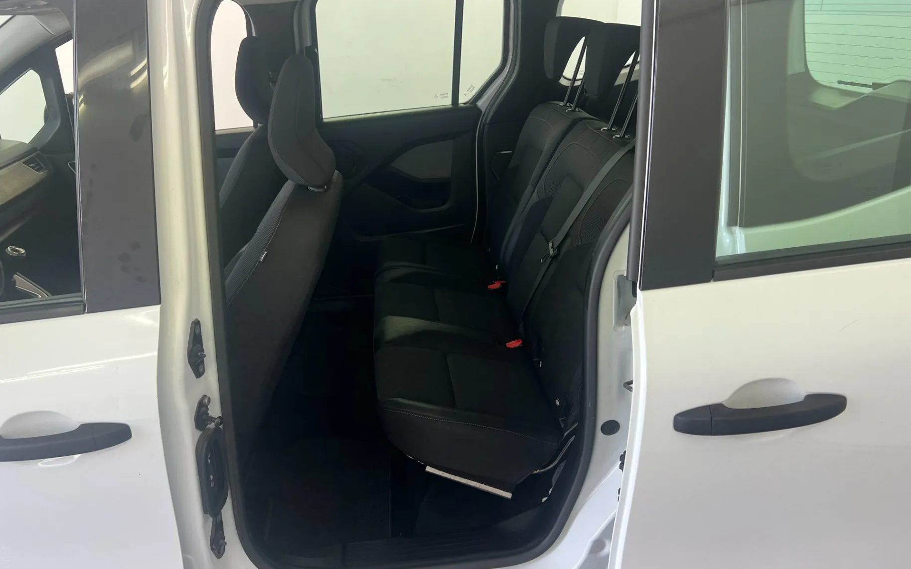 Zunanja slika - Renault Kangoo - 1.5 Blue dCi 95Edition One - 14