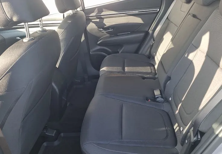 Zunanja slika - Hyundai Tucson - 1.6 T-GDI  TREND 2WD 47237 KM.1.LASTNIK. SERVISNA - 8