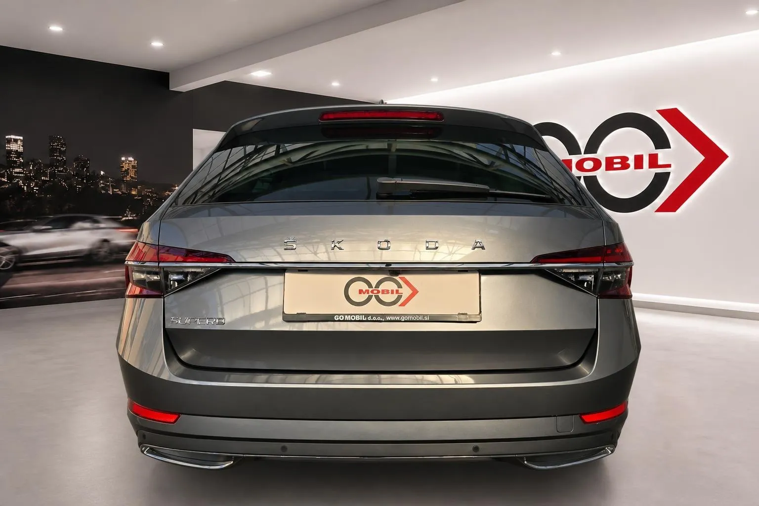 Zunanja slika - Škoda Superb - Combi 2.0 TDI L K DSG - Matrix.pano.Canton.DCC.kam - 6