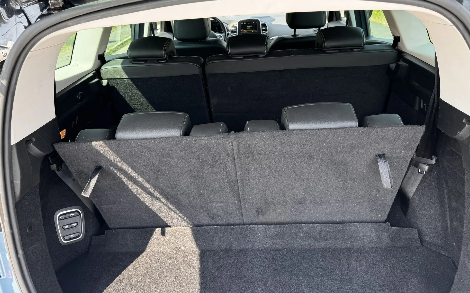 Zunanja slika - Renault Scénic - Grand Scenic INTENS Blue dCi 120 7 SEDEŽEV - 3