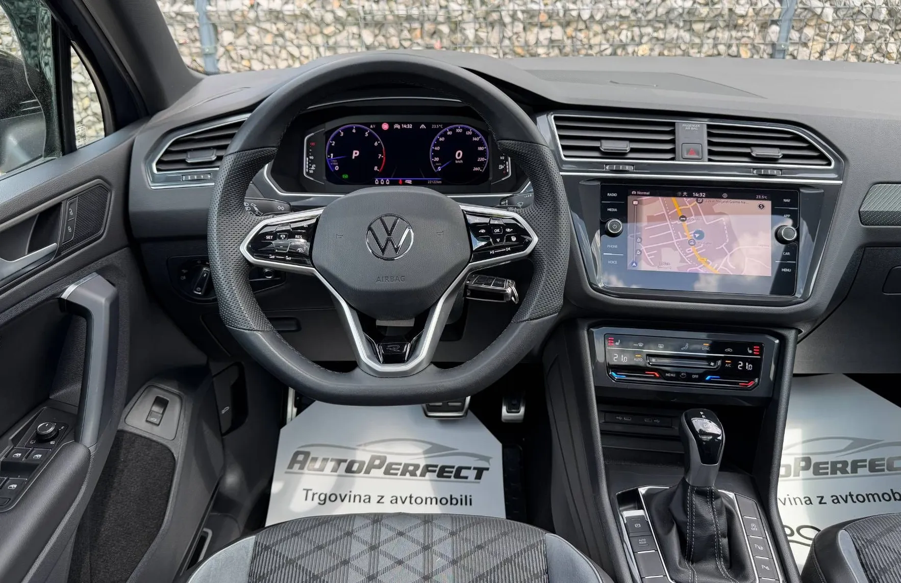 Zunanja slika - Volkswagen Tiguan - 2.0 TSI 4M R-Line DSG |HUD|KAM|PANO|IQ LIGHT|... - 12
