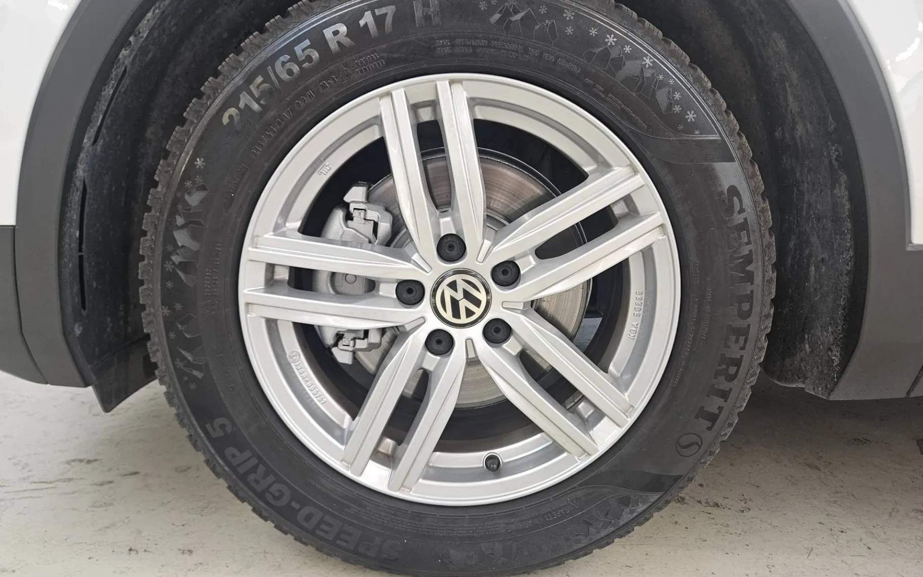 Notranja slika - Volkswagen Tiguan - 2.0 TDI BMT Highline - 11