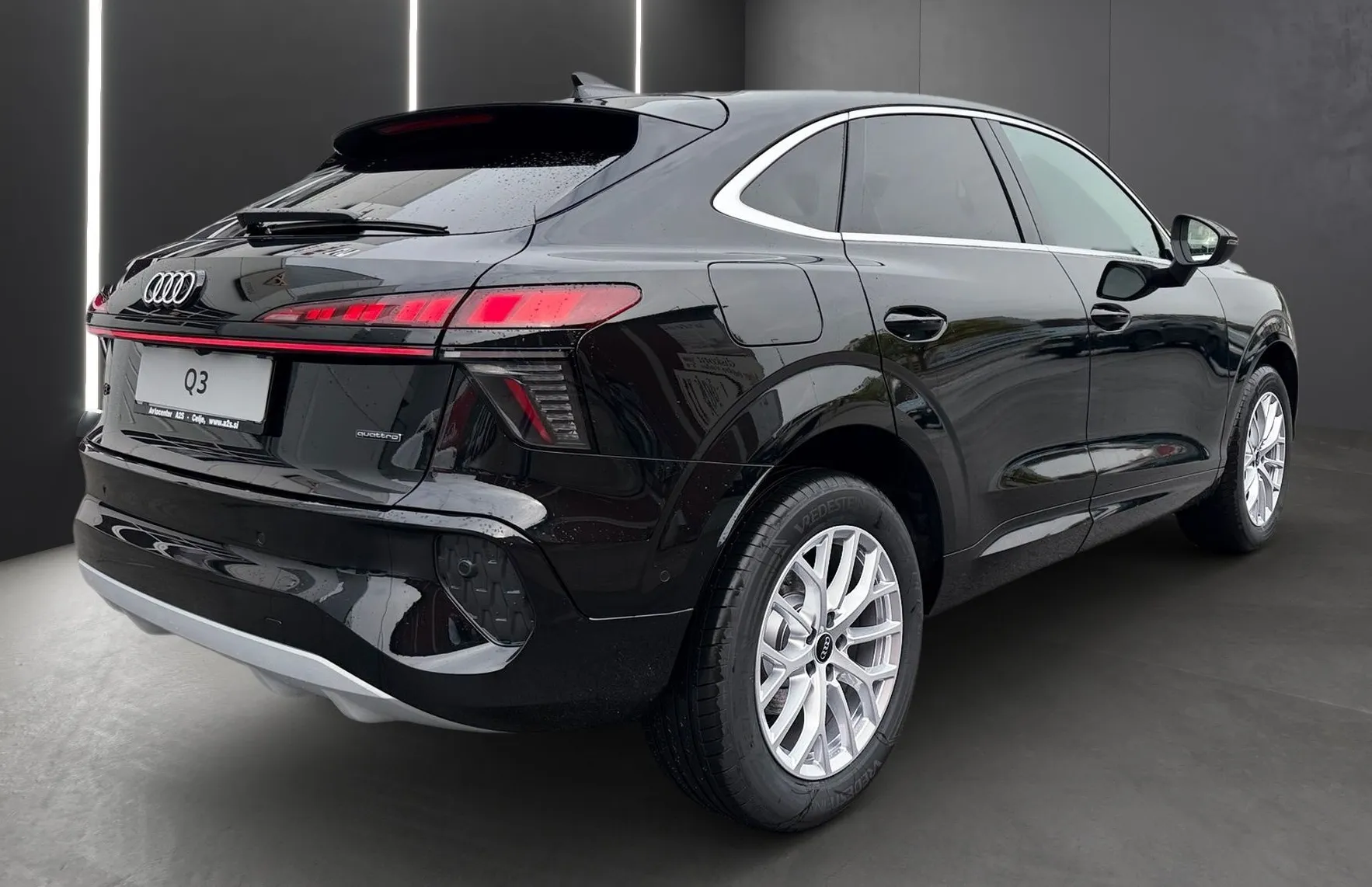 Zunanja slika - Audi Q3 - Sportback TFSI quattro S tronic - 3