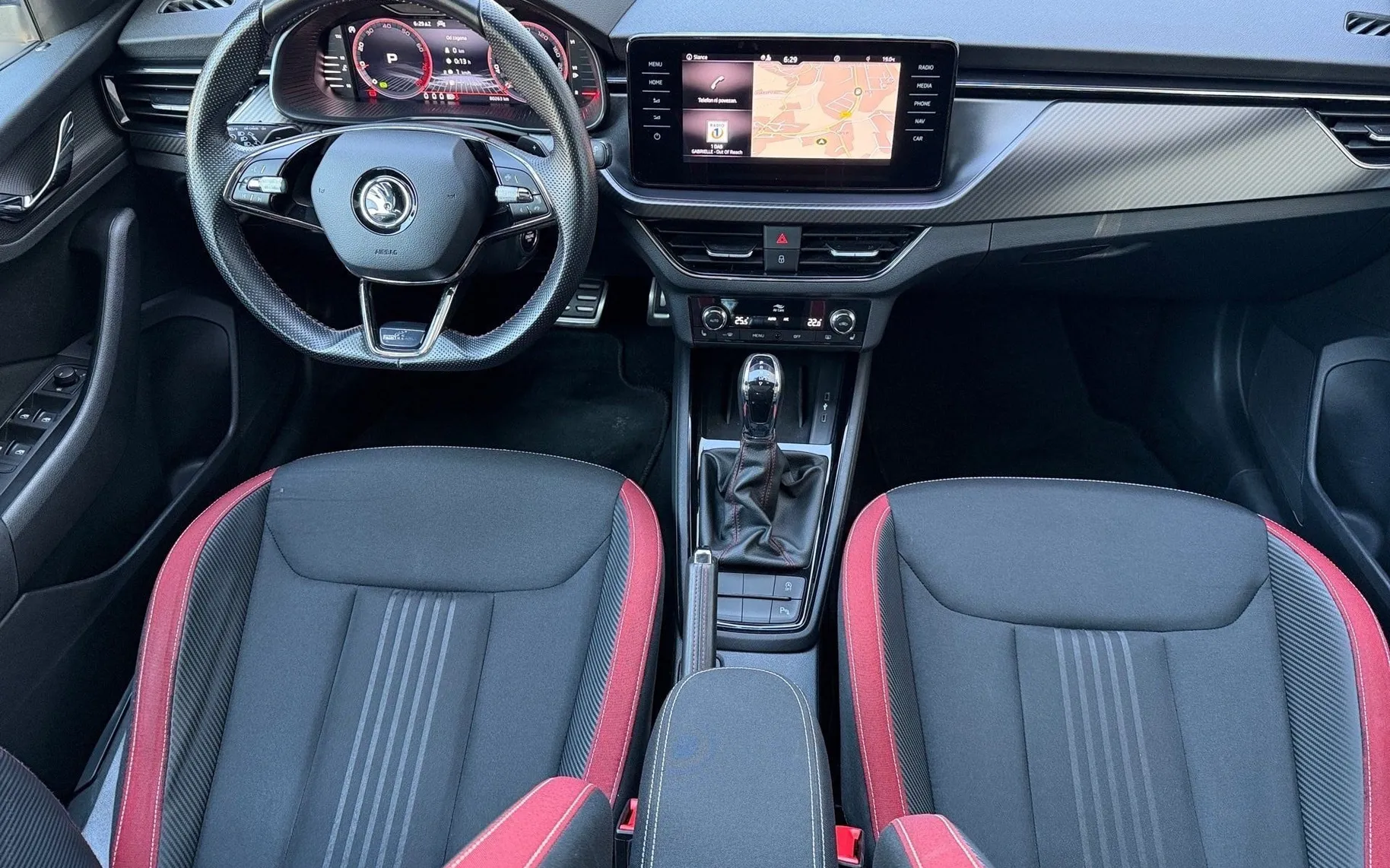 Notranja slika - Škoda Kamiq - 1.5 TSI Monte Carlo DSG-Panorama-Navi-AppConnect - 10