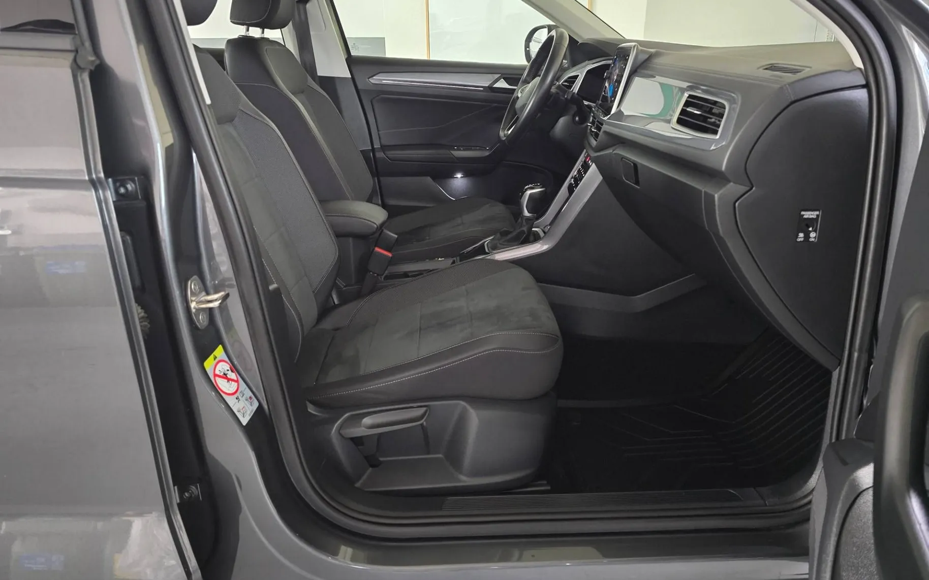 Notranja slika - Volkswagen T-Roc - 2.0 TDI Style DSG - IQ Light.virtual.kamera.asist - 19